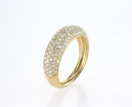 טבעת קאי Fermond Jewelery  יהלומים טבעיים, טבעת קשת משובצת בהמון יהלומים קטנים, יהלומים הם לנצח והטבעת הזאת מסמלת נצחיות. כמות אבנים צדדיות 131 .ומשקלם 1.28 קראט, סך . הכל אבנים משובצות 1.28 קראט, תכשיט מושלם ליום מושלם שימשוך הרבה תשומת לב, .ישדר יוקרה וחן וינצוץ לך על האצבע כמו קרן שמש ביום חשוך.