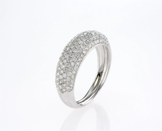 טבעת רינת Fermond Jewelery  יהלומים טבעיים, טבעת מרהיבה משובצת בהמון יהלומים קטנים, יהלומים הם לנצח והטבעת הזאת מסמלת נצחיות. כמות אבנים צדדיות 131 .ומשקלם 1.28 גרם, סך . הכל אבנים משובצות 1.28 קראט, תכשיט מושלם ליום מושלם שימשוך הרבה תשומת לב, .ישדר יוקרה וחן וינצוץ לך על האצבע כמו קרן שמש ביום חשוך.
