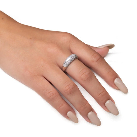 טבעת רינת Fermond Jewelery  יהלומים טבעיים, טבעת מרהיבה משובצת בהמון יהלומים קטנים, יהלומים הם לנצח והטבעת הזאת מסמלת נצחיות. כמות אבנים צדדיות 131 .ומשקלם 1.28 גרם, סך . הכל אבנים משובצות 1.28 קראט, תכשיט מושלם ליום מושלם שימשוך הרבה תשומת לב, .ישדר יוקרה וחן וינצוץ לך על האצבע כמו קרן שמש ביום חשוך. 