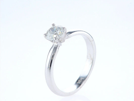 טבעת אירוסין פרדס Fermond Jewelery  טבעת אירוסין טבעת עם יהלום טבעי  גדול, זו היא יצירת אומנות עדינה, שנוצרה עם תשומת לב לכל הפרטים הקטנים. משובצת במרכזה יהלום טבעי שמניח עליה אור חי ובהיר. העיצוב הנקי והאלגנטי שלה משרה אווירה של רומנטיקה בלתי נשכחת. טבעת יפה העלות מול התמורה יוצרת סינרגיה מושלמת למתנה מושלמת