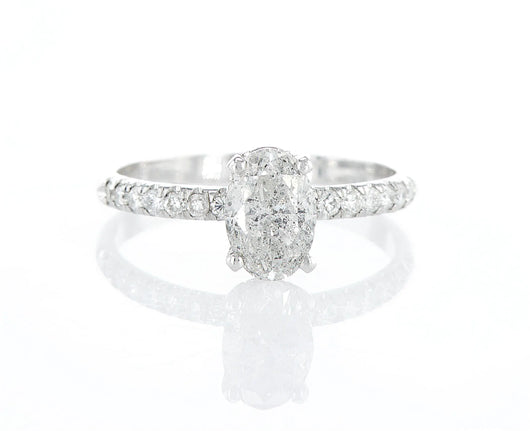 טבעת אירוסין פאר Fermond Jewelery  יהלומים טבעיים, טבעת משובצת ביהלום טבעי בליטוש אובל ומוקף בכתר יהלומים, יהלומים הם לנצח והטבעת הזאת מסמלת נצחיות. כמות אבנים צדדיות 24 .ומשקלם 0.26 קראט, סך . הכל אבנים משובצות 1.27 קראט, תכשיט מושלם ליום מושלם שימשוך הרבה תשומת לב, .ישדר יוקרה וחן וינצוץ לך על האצבע כמו קרן שמש ביום חשוך.